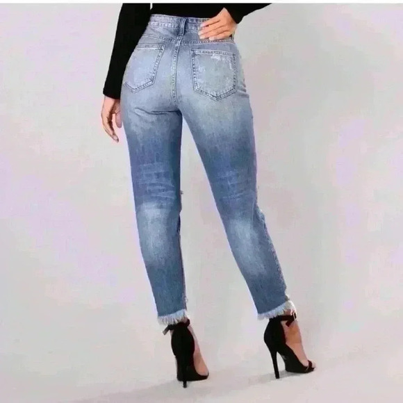 NWT Fashion Nova Toni Boyfriend Ripped High-Rise Cut-out Ankle Jeans, 9 - Picture 11 of 11